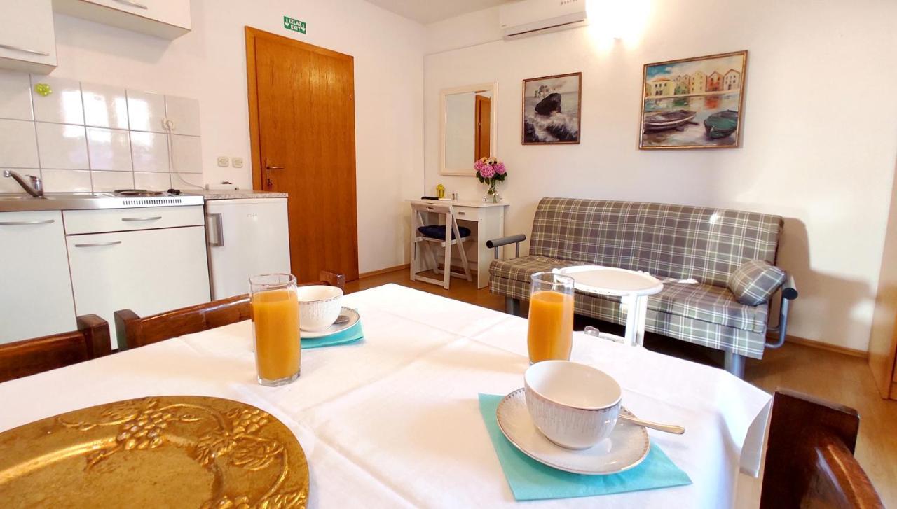 Apartments Martin ดริเวนิก ภายนอก รูปภาพ